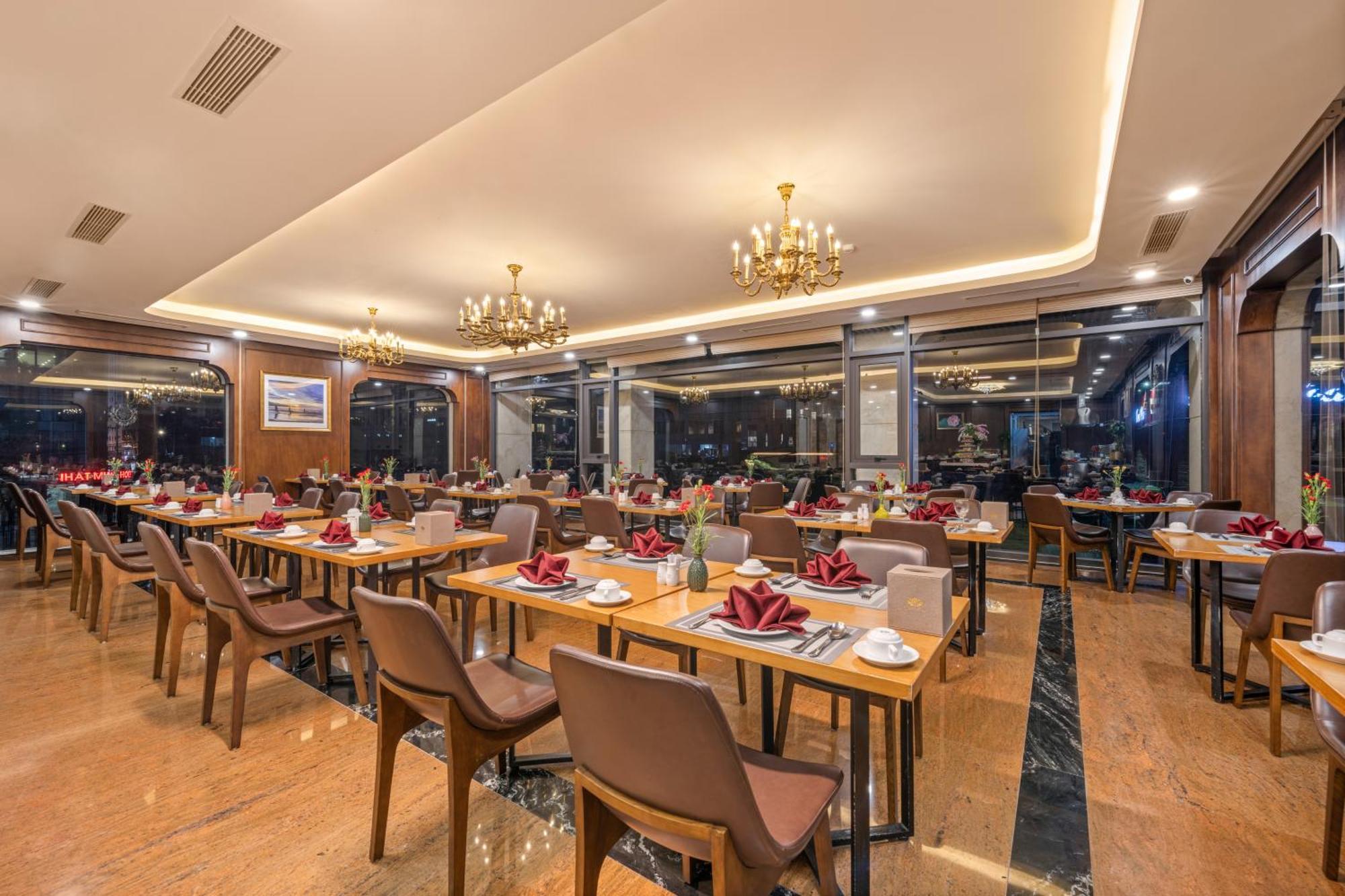 Golden Lotus Hotel Da Nang - Rooftop Bar Sea View Exterior photo